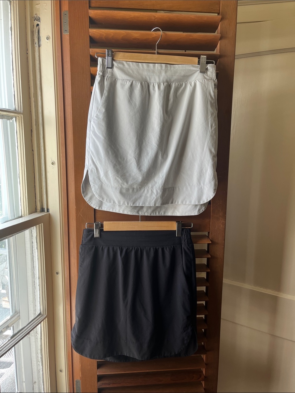 Bundle of Athleta black and white skort- 2 Pack